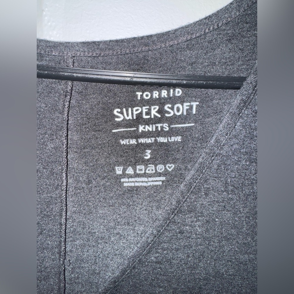 Torrid Super Soft Favorite Tunic In Gray Size 3X - Picture 3 of 5